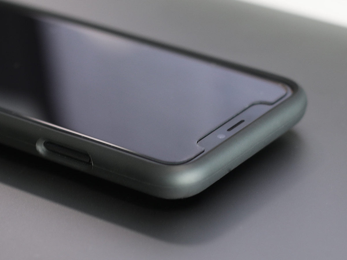 Using a Japanese Asahi Tempered Glass 7H, the screen protector is resistant against scratches