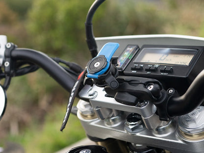 lever mount to quickly attach and detach smartphone